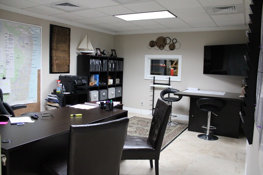 More Photos Of 2731 Vista Pky, West Palm Beach Showroom For Sale