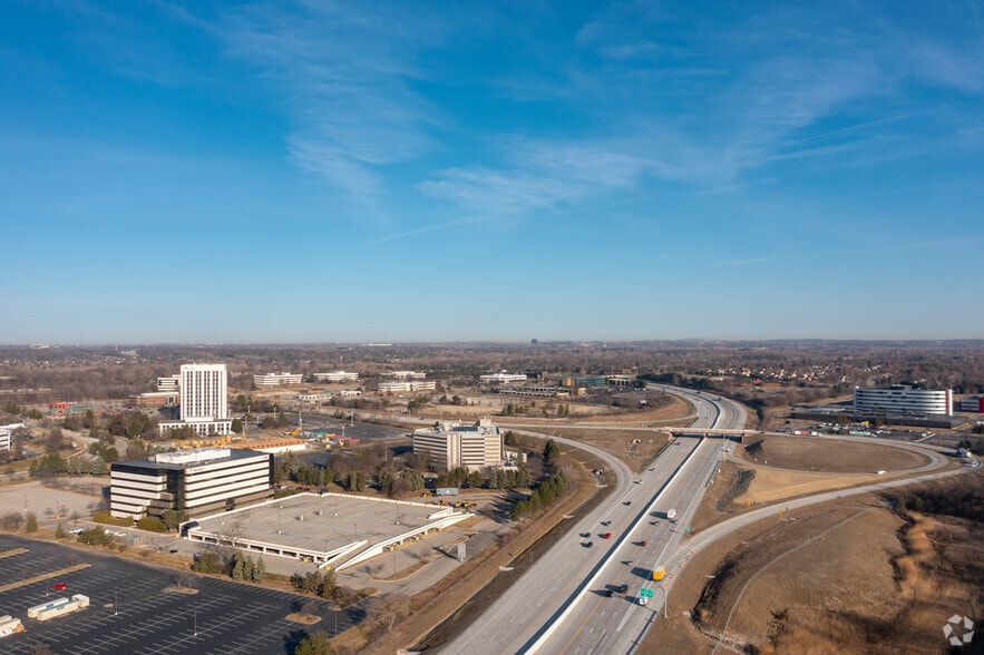 More Photos Of 800 Tower Dr, Troy Office For Lease