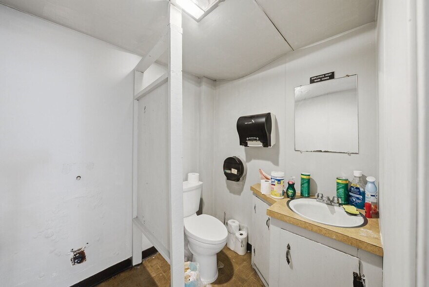 More Photos Of 409 Woodport Rd, Sparta Freestanding For Sale