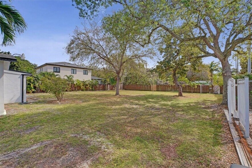 More Photos Of 11809 NE 1st Ave, Miami Land For Sale