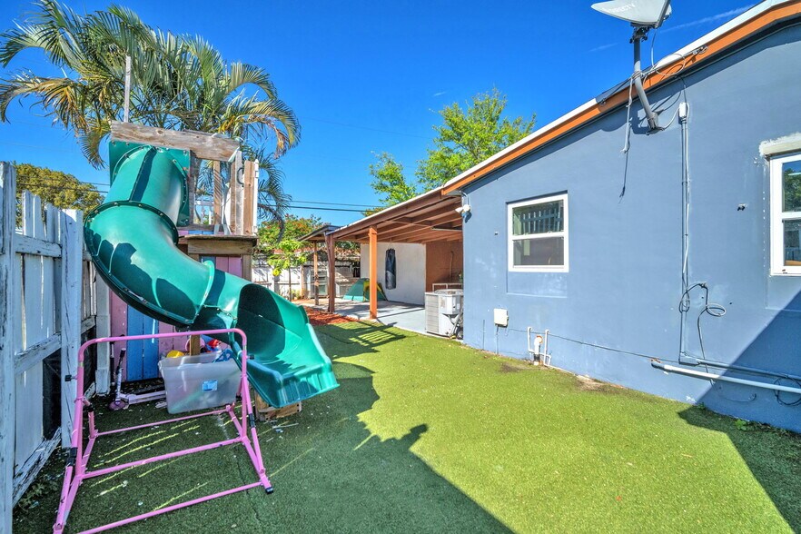 More Photos Of 7151 Taft St, Hollywood Office Residential For Sale