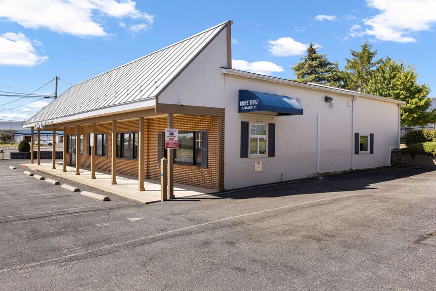 More Photos Of 294 Lee Hwy, Verona General Retail For Lease