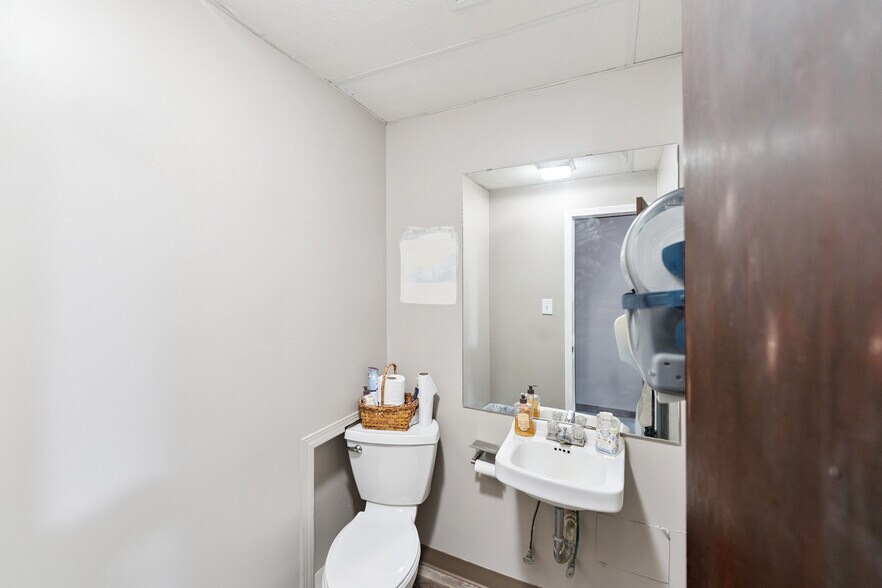 More Photos Of 16404 E Highway 20, Claremore Religious Facility For Sale