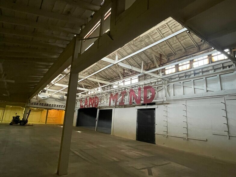 More Photos Of 323 S Fir St, Medford Warehouse For Sale