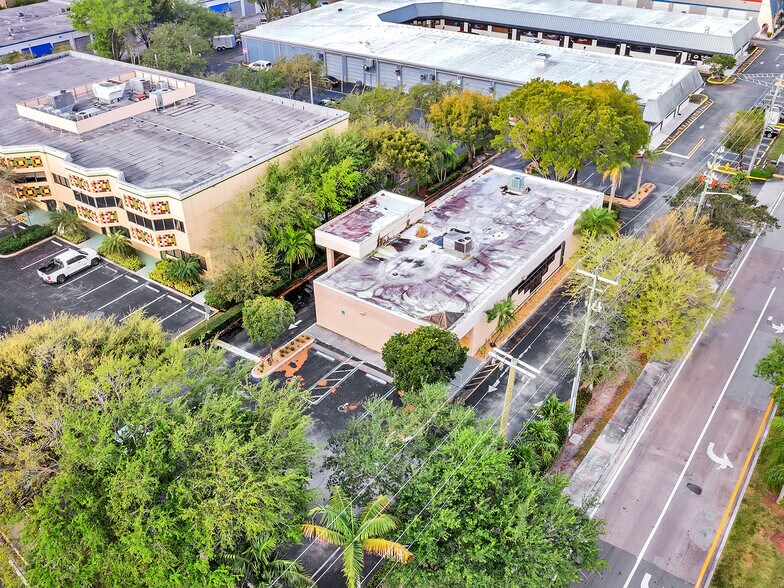 More Photos Of 4699 Nob Hill Rd, Sunrise Medical For Sale