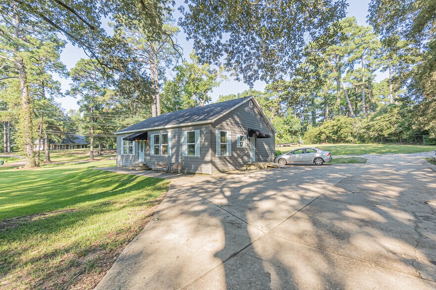 More Photos Of 2590 Military Hwy, Pineville Office For Sale