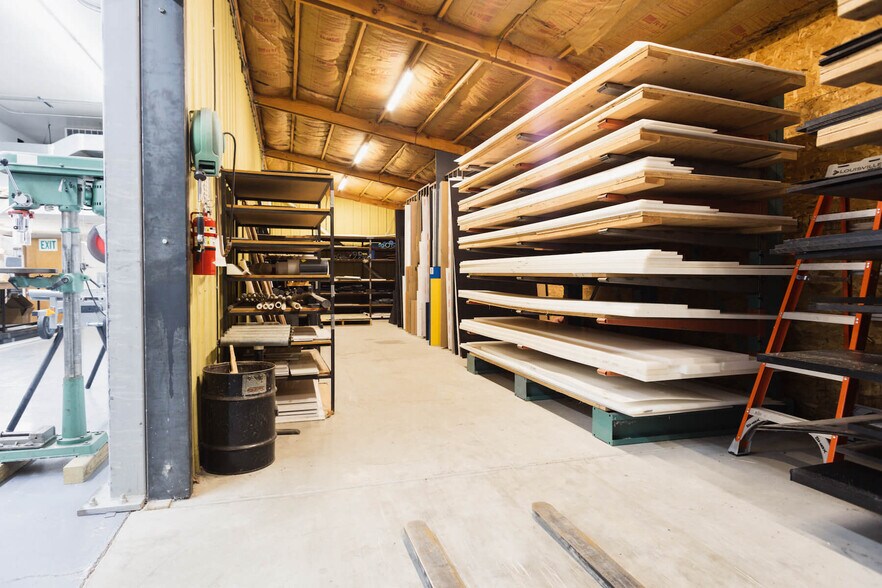 More Photos Of 2002 Fruitvale Blvd, Yakima Warehouse For Sale