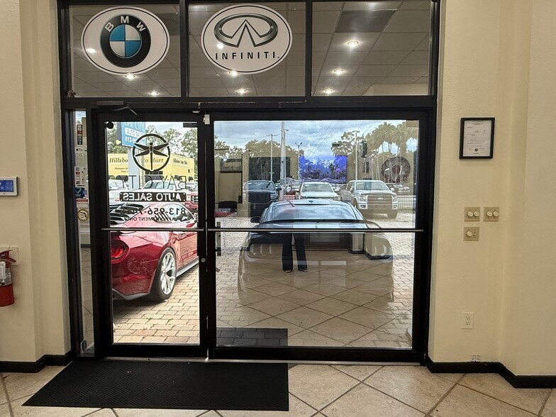More Photos Of 13001 N Florida Ave, Tampa General Retail For Lease