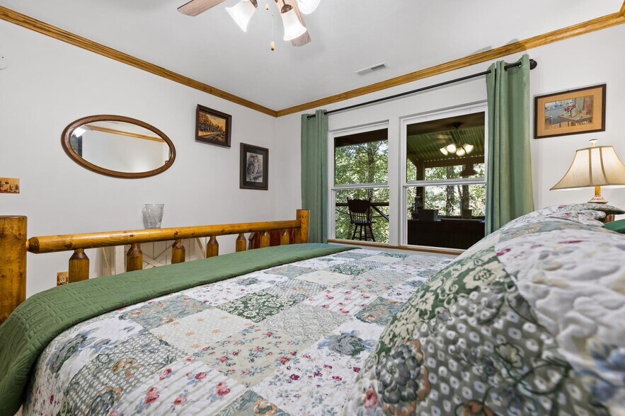 More Photos Of 32 Owl Creek Rd, Murphy Trailer Camper Park For Sale