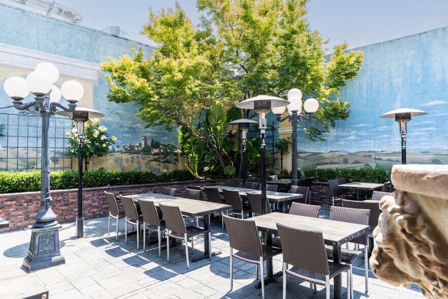 More Photos Of 1535-1541 Giammona Dr, Walnut Creek Storefront For Sale