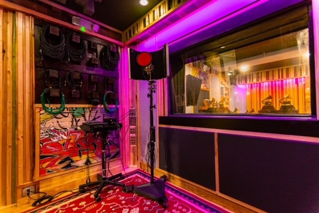 More Photos Of 14200-14238 SW 136th St, Miami Light Manufacturing For Sale