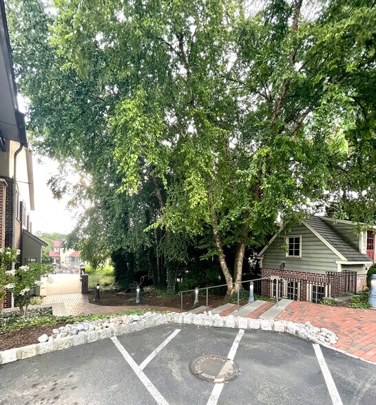 More Photos Of 500-580 Union Square Dr, New Hope Office For Lease