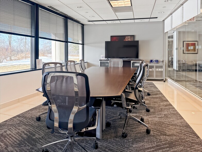 More Photos Of 100 S Saunders Rd, Lake Forest Coworking Space