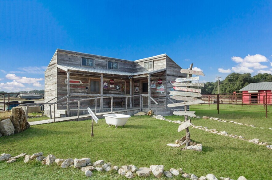 Primary Photo Of 11 Upper Cibolo Creek Rd, Boerne Restaurant For Sale