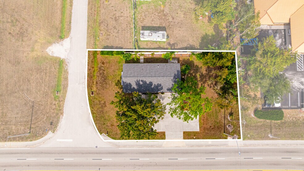 More Photos Of 164 Pondella Rd, North Fort Myers Office For Sale