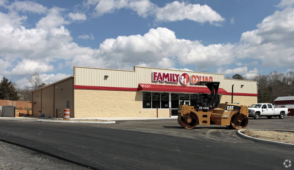 Primary Photo Of 525 N County Dr, Wakefield Sussex Freestanding For Lease