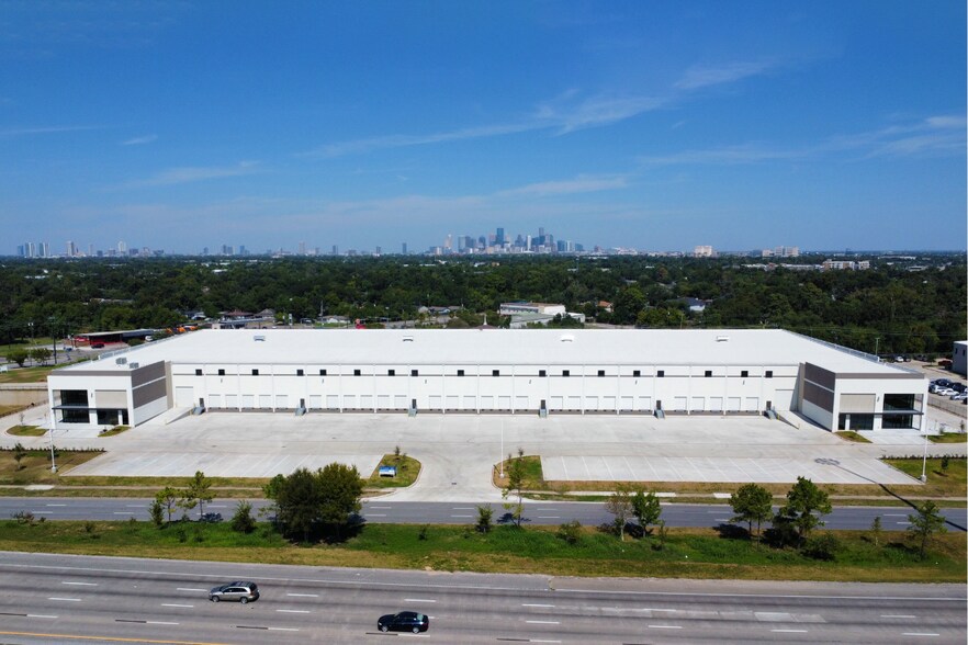 Primary Photo Of 5415 South Loop E, Houston Distribution For Lease