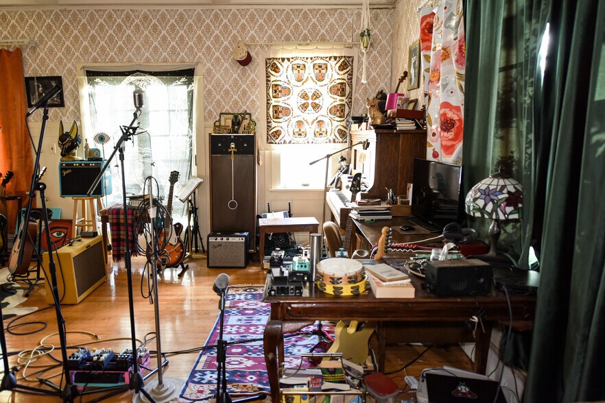 More Photos Of 200 E Vista St, Bisbee Movie Radio TVStudio For Sale