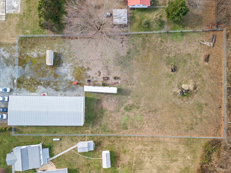 More Photos Of 2719 Highway 91, Elizabethton Showroom For Sale