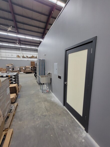 More Photos Of 808 N Ellsworth St, Allentown Warehouse For Sale