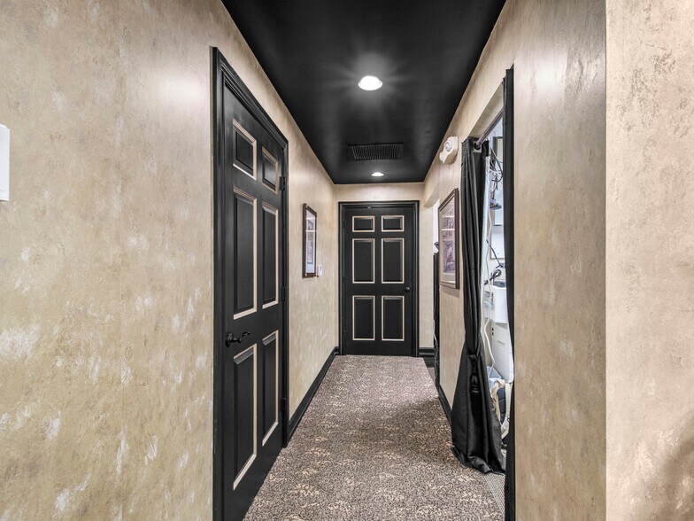 More Photos Of 71 NE 27th Ave, Pompano Beach Office For Sale