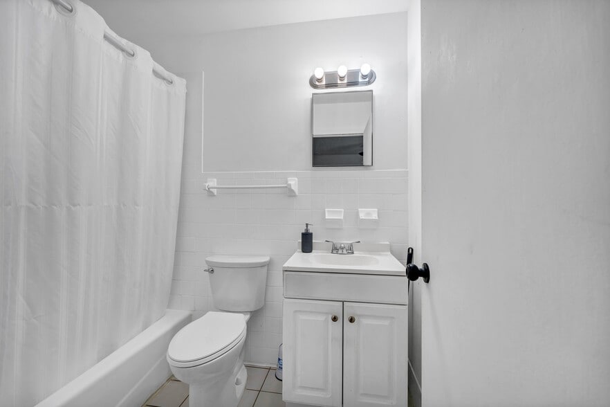 More Photos Of 1525 S Fiske Blvd, Rockledge Apartments For Sale