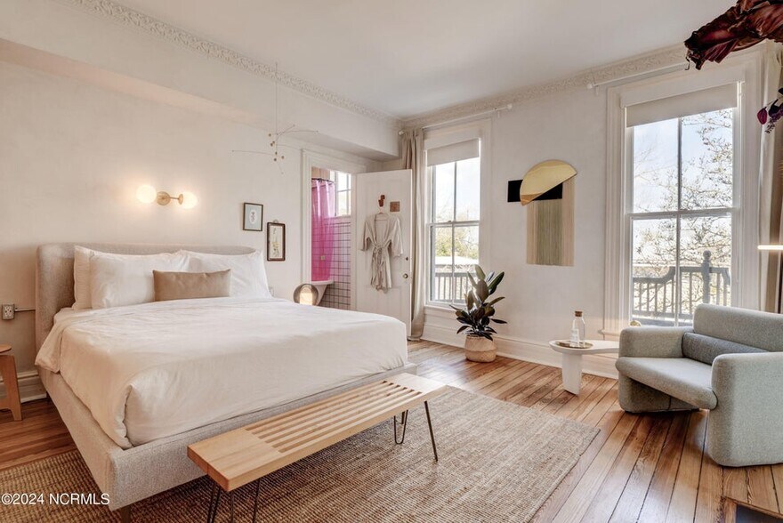 More Photos Of 118 S 4th St, Wilmington Hospitality For Sale