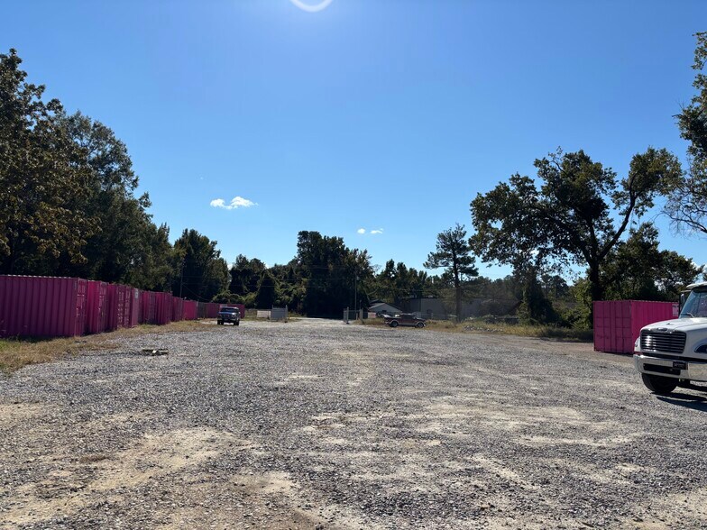 More Photos Of 1137 Pineview Dr, Columbia Land For Lease