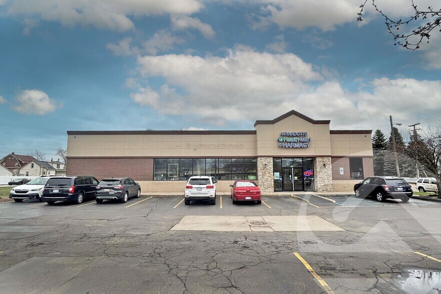 Primary Photo Of 375 Eureka Rd, Wyandotte Drugstore For Sale