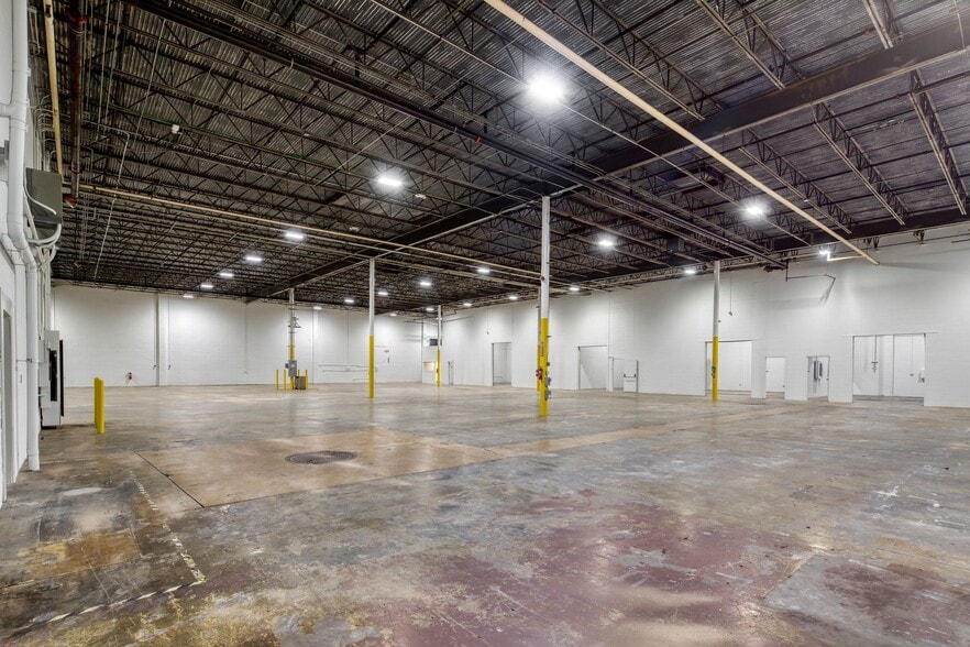 More Photos Of 3285 Saturn Ct, Peachtree Corners Warehouse For Sale