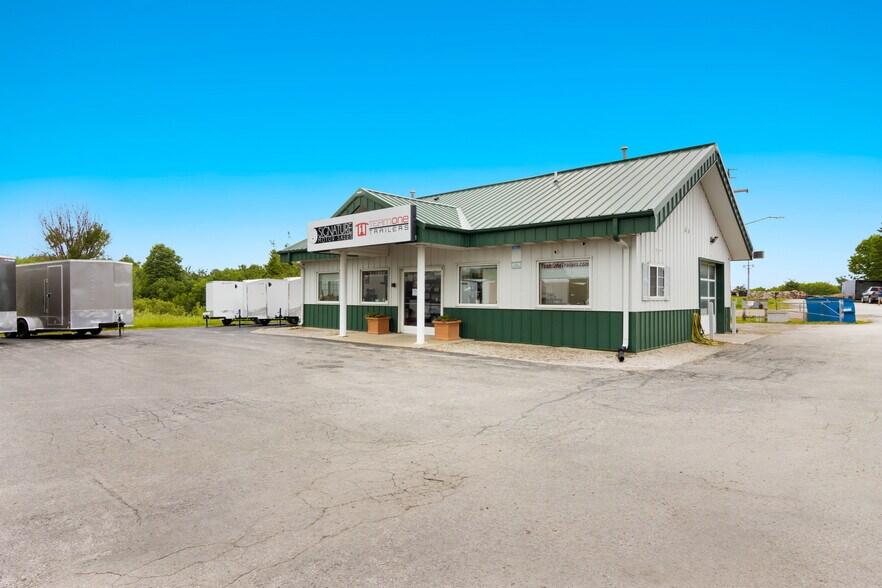More Photos Of 981 Blue Star Dr, Traverse City Auto Repair For Sale
