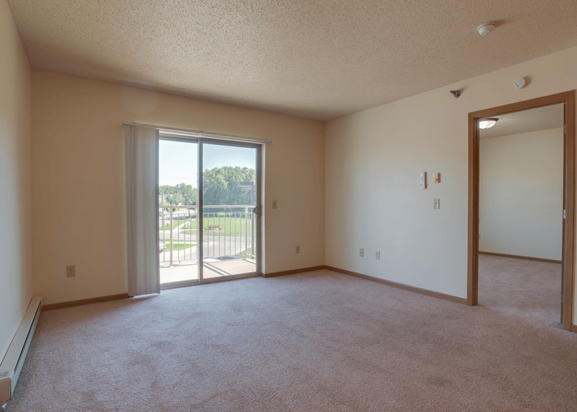 More Photos Of 121 4th St S, Moorhead Apartments For Lease