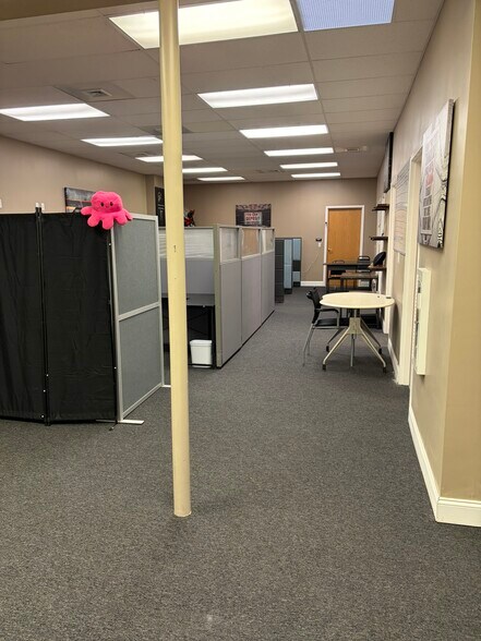 More Photos Of 150 Lake Dr, Wexford Research And Development For Lease