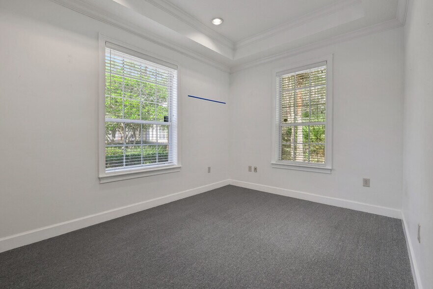 More Photos Of 7700 Square Lake Blvd, Jacksonville Office For Lease