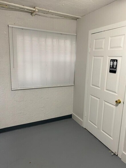 More Photos Of 19 Brighton Rd, Columbus Storefront Retail Office For Lease