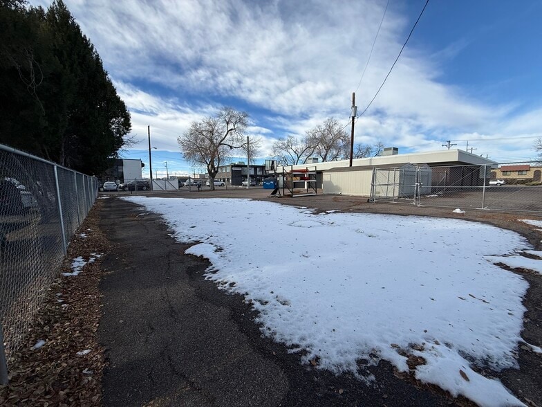 More Photos Of 5700 E Evans Ave, Denver Showroom For Lease
