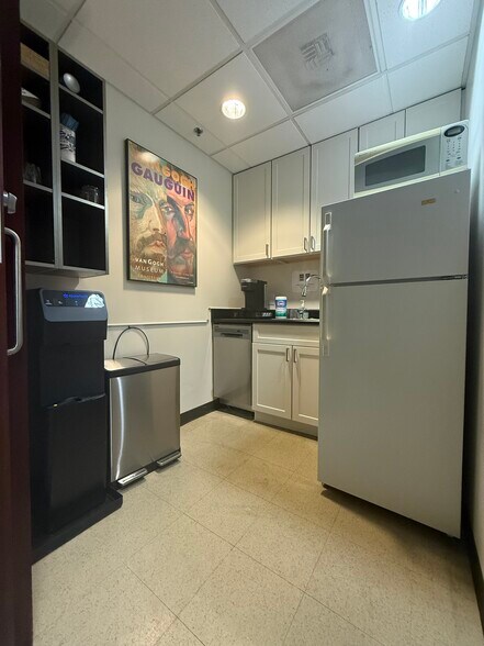 More Photos Of 1421 34th Ave, Seattle Office For Lease