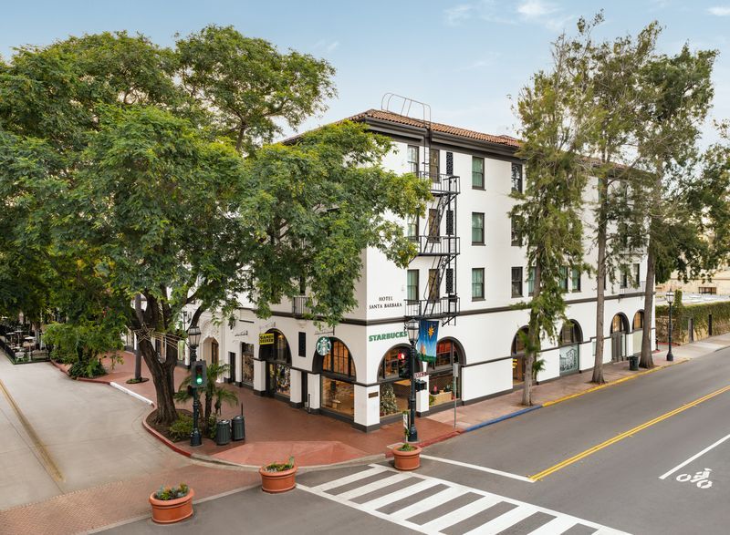 More Photos Of 527-537 State St, Santa Barbara Hotel For Lease