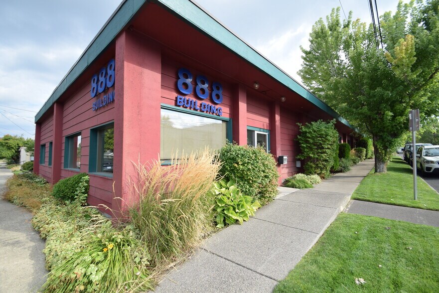 More Photos Of 888 NW Hill St, Bend Office For Lease