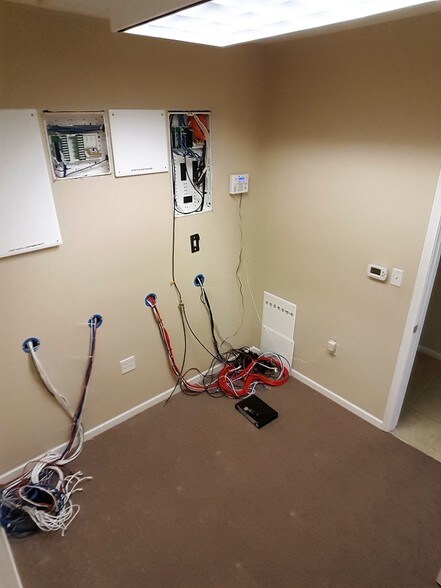 More Photos Of 1221 E 25th St, Lawrence Warehouse For Lease