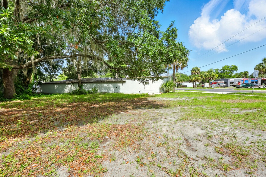 More Photos Of 1321 St Johns Ave, Palatka Service For Sale