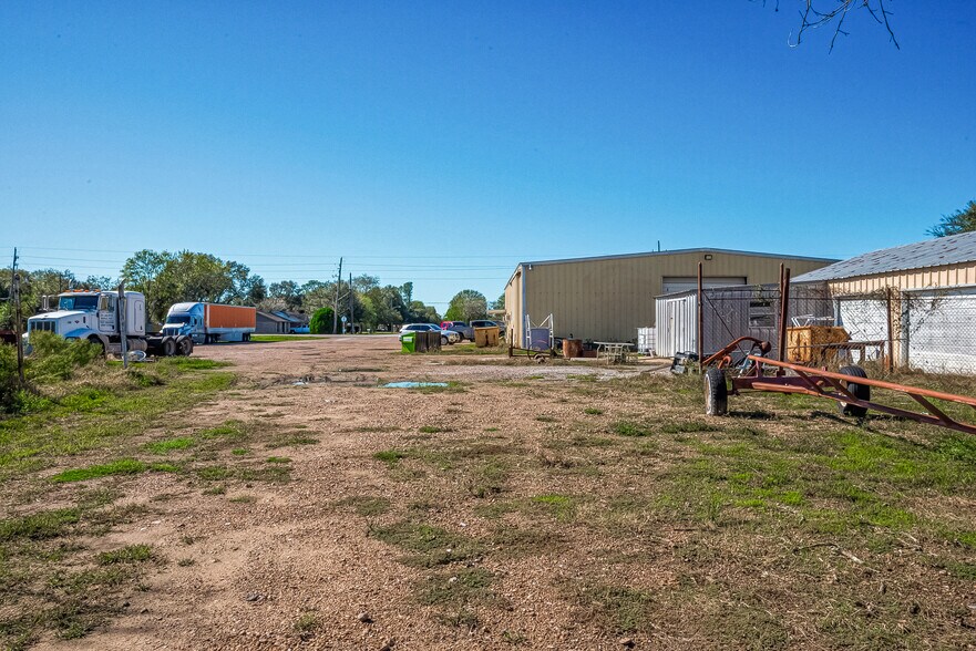 More Photos Of 8231 Main St, Needville Auto Salvage Facility For Sale