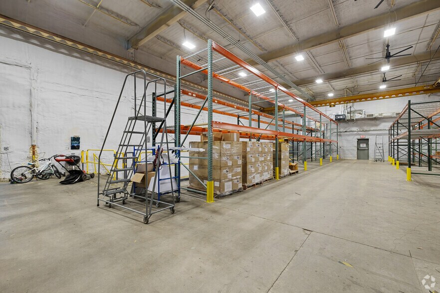 More Photos Of 252-262 Depot Rd, Milford Light Distribution For Lease