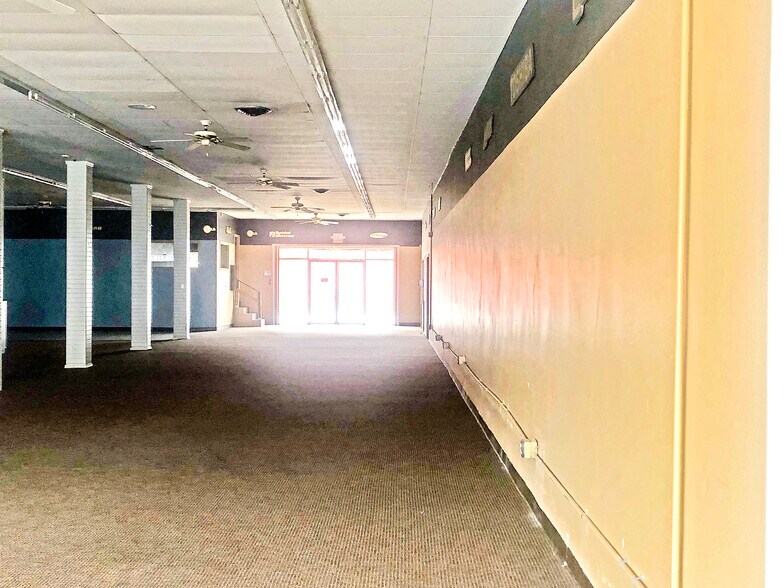 More Photos Of 104 E Graham Ave, Pryor General Retail For Sale