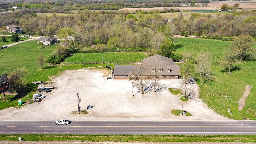 More Photos Of 15281 IL-109, Dow Specialty For Sale