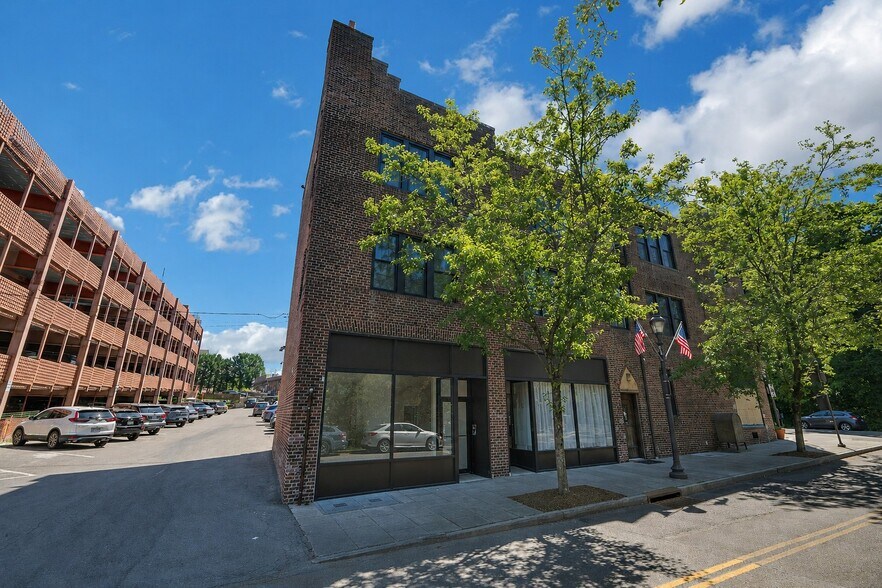 More Photos Of 30 Garth Rd, Scarsdale Office For Lease