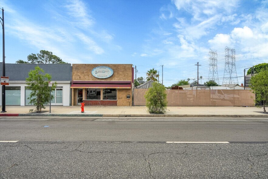 Primary Photo Of 4204 W Burbank Blvd, Burbank General Retail For Sale