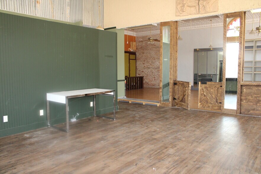 More Photos Of 944 Main St, Evanston Storefront Retail Office For Lease