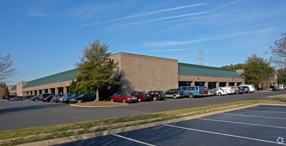 More Photos Of 500 Woodlake Dr, Chesapeake Light Manufacturing For Lease