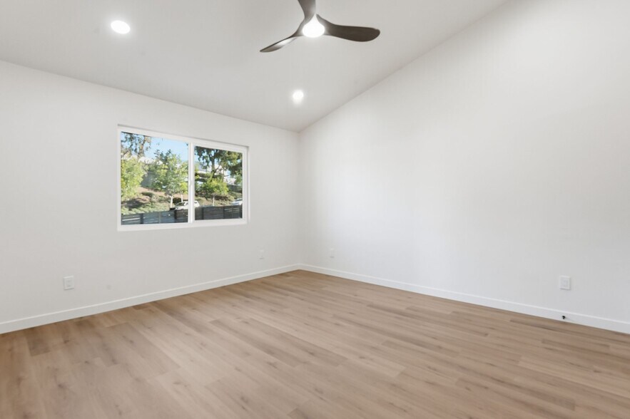 More Photos Of 5067 Alumni Pl, San Diego Multifamily For Sale